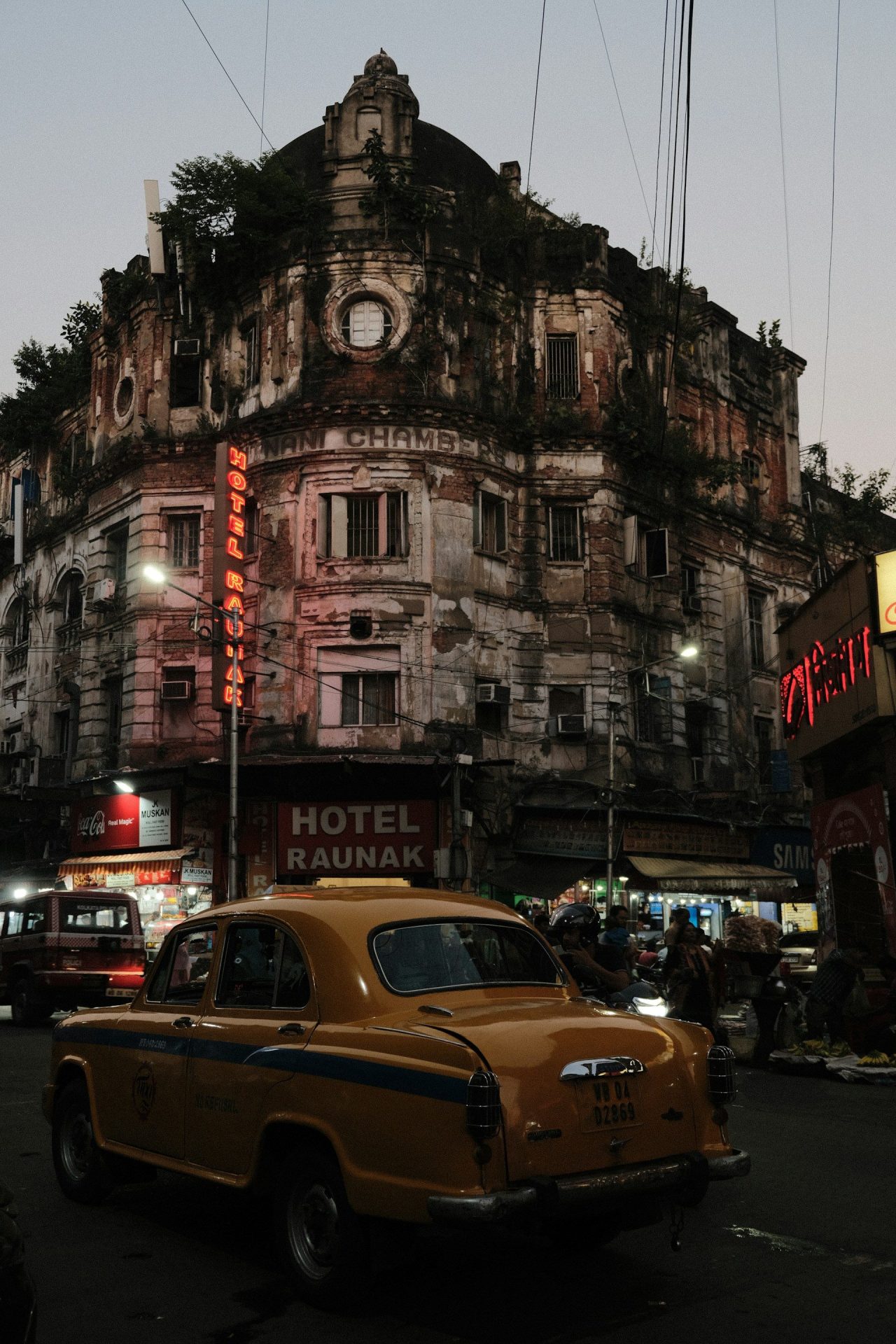 Kolkata: Private Tour of the City of Joy with Licensed Guide